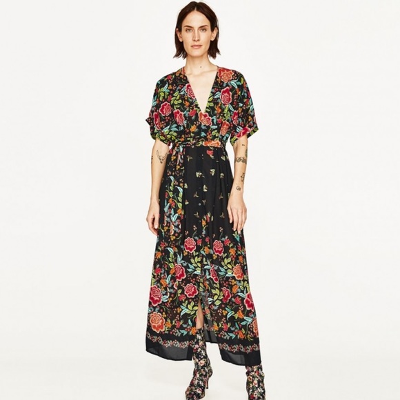Zara Dresses & Skirts - Fabulous Floral Zara Dress